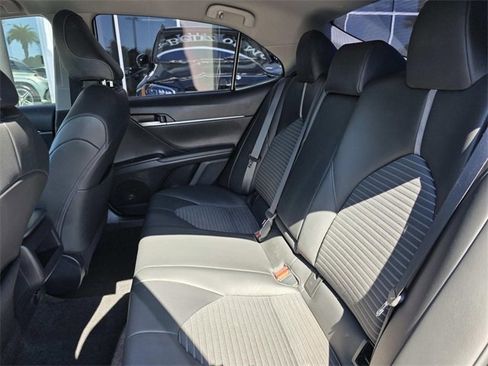 Used 2023 Toyota Camry SE image 10