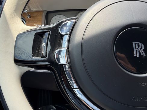 Used 2019 Rolls-Royce Ghost RWD image 33
