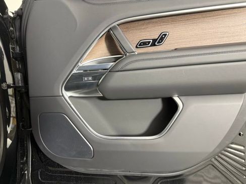 Used 2025 Land Rover Range Rover SE image 31