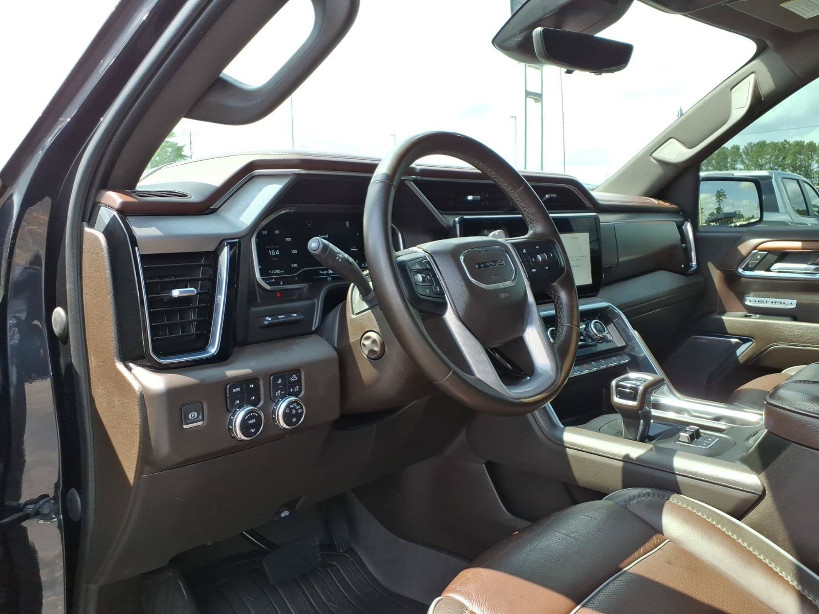 Used 2023 GMC Sierra 1500 Denali w/ Denali Reserve Package AWD/4WD image 8