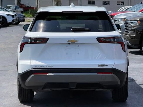 Used 2025 Chevrolet Equinox LT w/ LPO, Floor Liner Package AWD/4WD image 6
