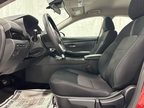Used 2025 Nissan Sentra SV image 14