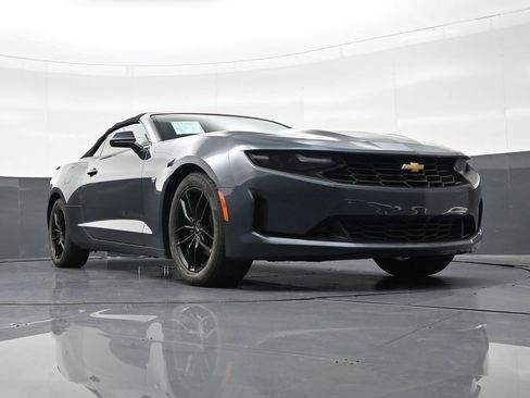 Used 2020 Chevrolet Camaro LT image 29