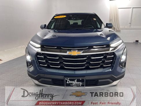 Used 2025 Chevrolet Equinox LT FWD image 2