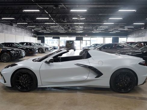 Used 2024 Chevrolet Corvette Stingray Convertible w/ 1LT RWD image 2