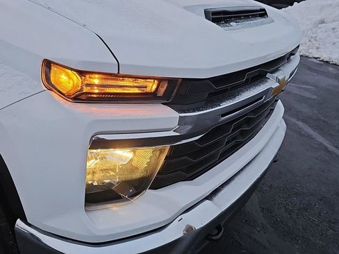 Used 2024 Chevrolet Silverado 2500 LT image 29