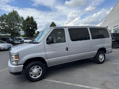 Used 2013 Ford E-350 and Econoline 350 XLT RWD image 28