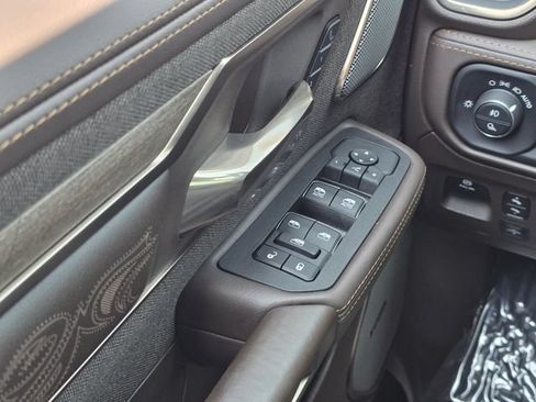 Used 2025 RAM 1500 Limited AWD/4WD image 18