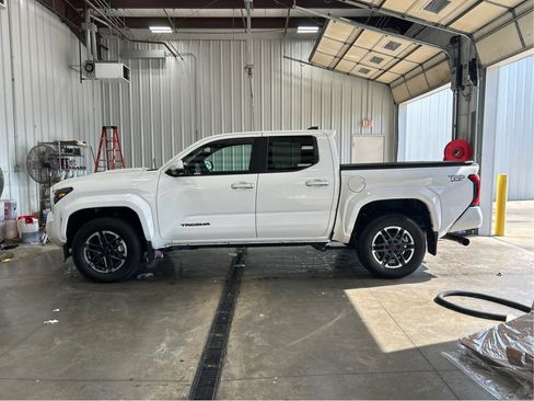 Used 2026 Toyota Tacoma TRD Sport w/ TRD Sport Premium Package AWD/4WD image 2