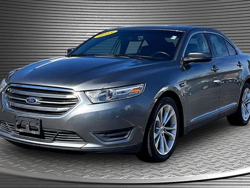 Used 2013 Ford Taurus SEL image 3