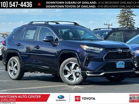 Used 2025 Toyota RAV4 SE image 1