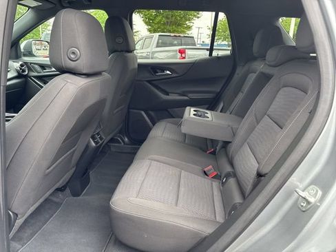Used 2025 Chevrolet Equinox LT FWD image 30