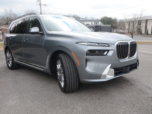 Used 2025 BMW X7 xDrive40i AWD/4WD image 10
