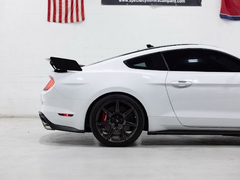 Used 2021 Ford Mustang Shelby GT500 w/ Carbon Fiber Track Pack image 10