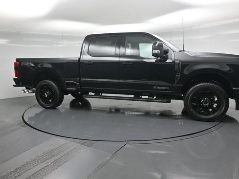 New 2026 Ford F250 Lariat w/ Black Appearance Package image 25
