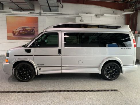 New 2026 Chevrolet Express 2500 w/ Driver Convenience Package RWD image 4