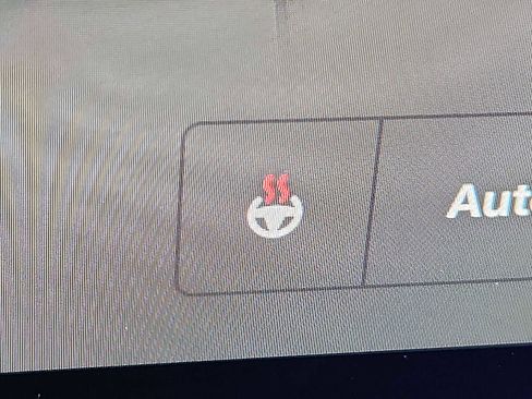 Used 2023 Tesla Model S image 22