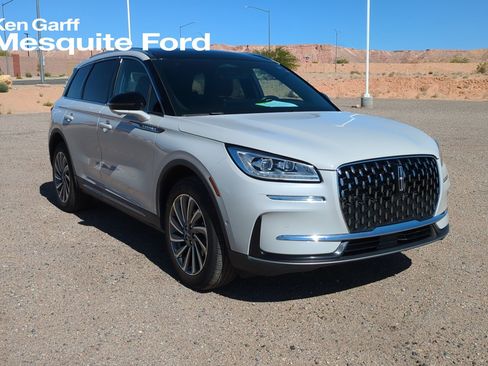 Used 2023 Lincoln Corsair Reserve w/ Equipment Group 202A AWD/4WD image 1