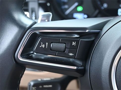 Used 2022 Porsche Macan image 16