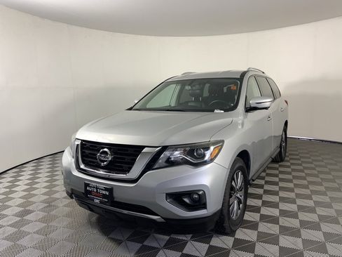 Used 2019 Nissan Pathfinder SL image 5