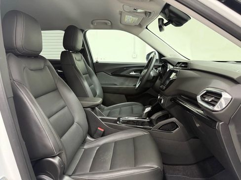 Used 2021 Chevrolet TrailBlazer LT w/ Premium Seating Package image 12