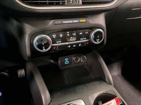 Used 2022 Ford Escape SEL w/ Class II Trailer Tow Package image 26