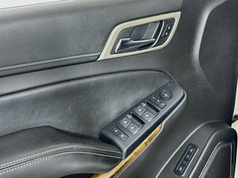 Used 2015 GMC Yukon Denali w/ Touring Package AWD/4WD image 18