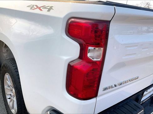 Used 2022 Chevrolet Silverado 1500 LT AWD/4WD image 26