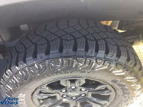 Used 2025 Chevrolet Silverado 1500 ZR2 w/ Technology Package image 56