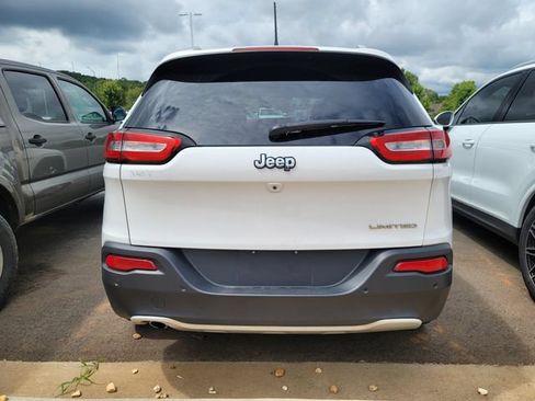 Used 2018 Jeep Cherokee Limited FWD image 10