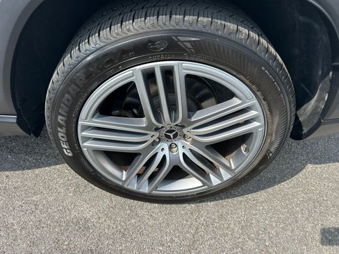 Used 2022 Mercedes-Benz GLS 450 4MATIC image 10