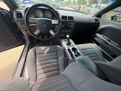 Used 2010 Dodge Challenger R/T RWD image 7
