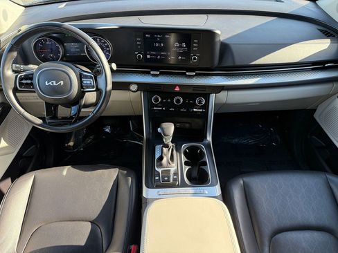 Used 2024 Kia Carnival LX image 20