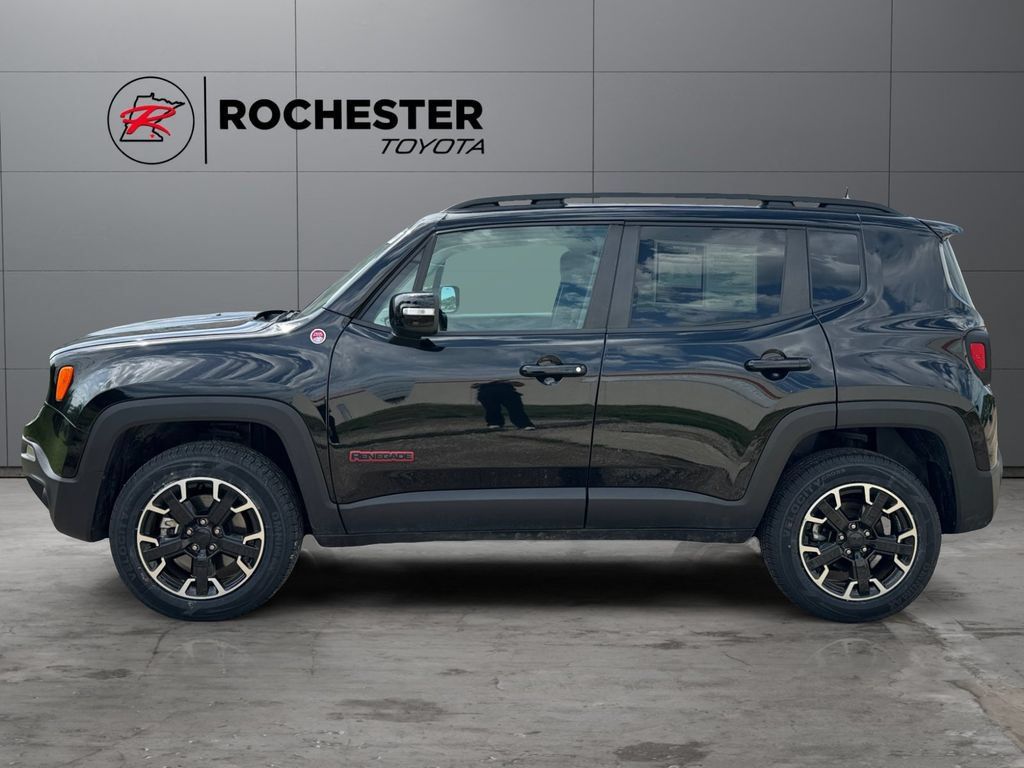 Used 2023 Jeep Renegade Trailhawk AWD/4WD image 2