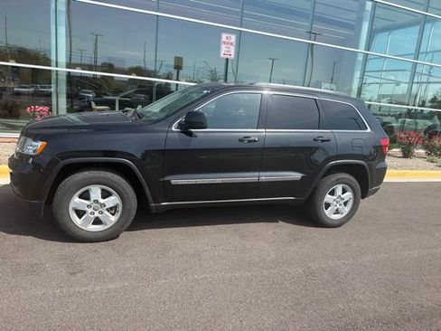 Used 2012 Jeep Grand Cherokee Laredo w/ Laredo E Group AWD/4WD image 26