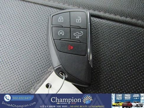 Used 2023 GMC Sierra 1500 SLT w/ SLT Premium Package AWD/4WD image 11