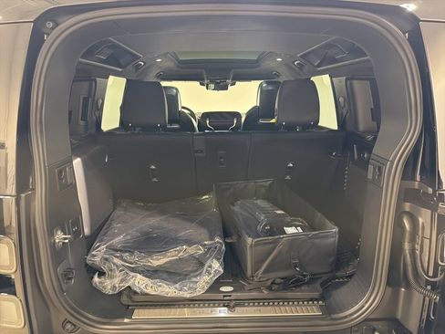 New 2026 Land Rover Defender 110 image 29