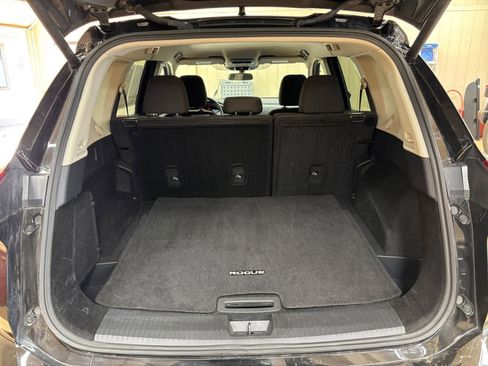 Used 2025 Nissan Rogue SV FWD image 33