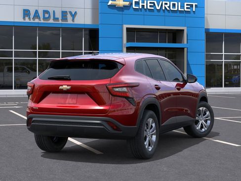 New 2026 Chevrolet Trax LS image 4
