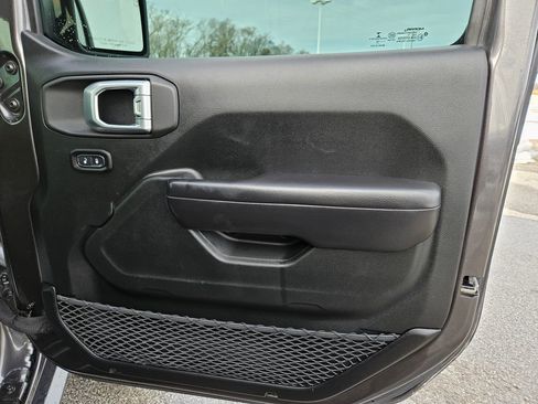 Used 2019 Jeep Wrangler Unlimited Rubicon image 33