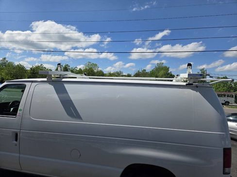 Used 2001 Ford E-250 and Econoline 250 RWD image 30