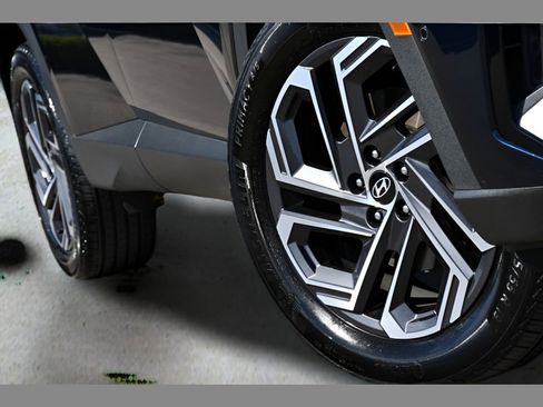 Used 2025 Hyundai Tucson Limited AWD/4WD image 11
