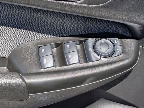 Used 2022 Chevrolet TrailBlazer LT w/ Convenience Package FWD image 11
