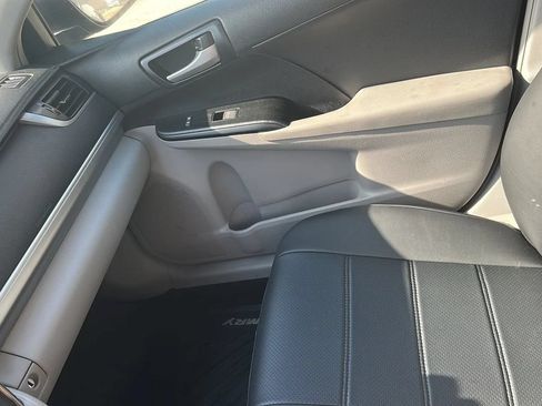 Used 2014 Toyota Camry LE FWD image 12