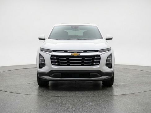 Used 2025 Chevrolet Equinox LT image 2