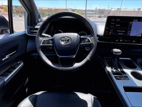 Used 2024 Toyota Sienna XLE Woodland Edition image 6