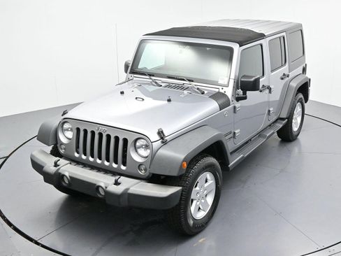 Used 2018 Jeep Wrangler Unlimited Sport S AWD/4WD image 36