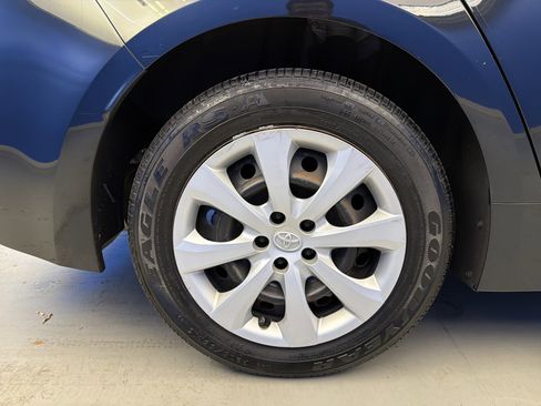 Used 2022 Toyota Corolla LE image 9