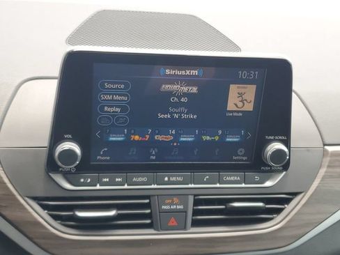 Used 2025 Nissan Altima 2.5 SV FWD image 4