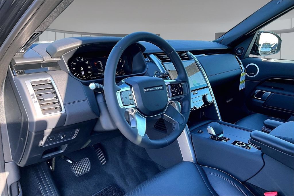 New 2026 Land Rover Discovery S AWD/4WD image 7